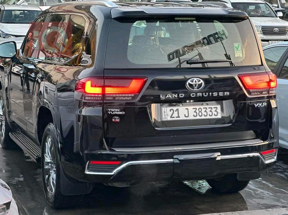تۆیۆتا لاند کروزەر